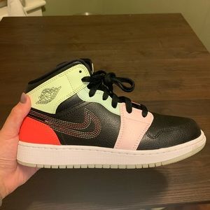 Nike Jordan 1’s Glow in the Dark